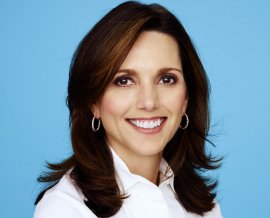 Beth Comstock - Branding & Marketing - A passionate social media speaker 
