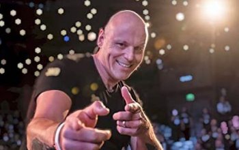 Brad Burton - Motivational Speakers - Popular UK presenter for self-development and busi ...