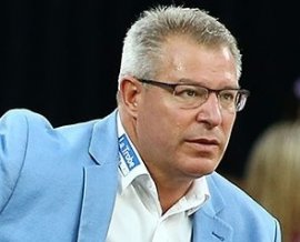 Dean Vickerman - Sports Heroes - Australian basketball coach guiding teams to victo ...