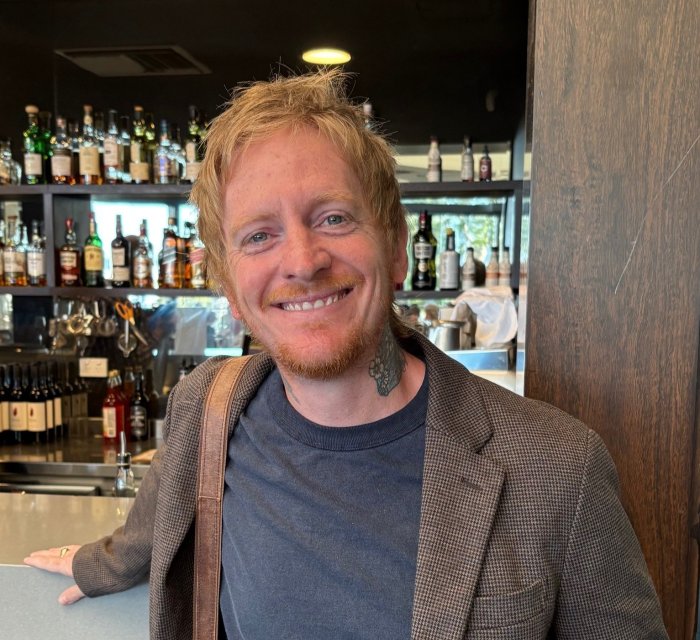 Jon Pinder - Comedians - Quick-Witted British Comedian Turning Everyday Lif ...