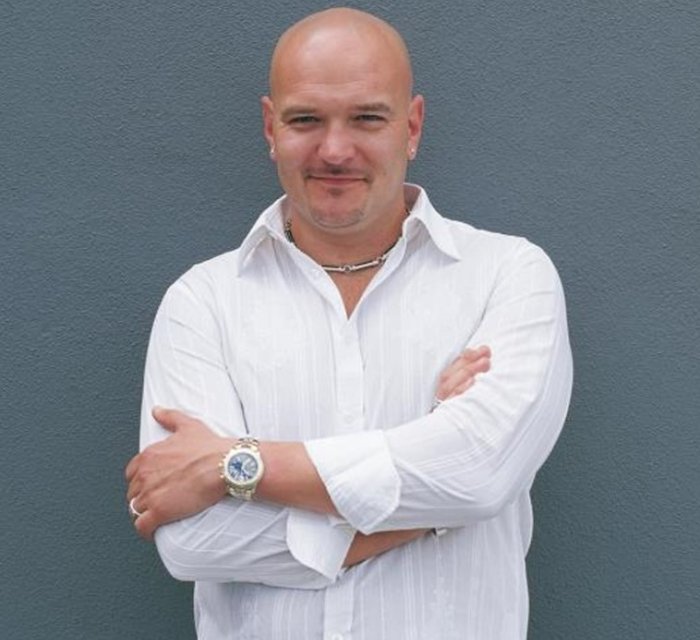 Justin Herald - Customer Service - 2005 International Entrepreneur of the Year and Be ...