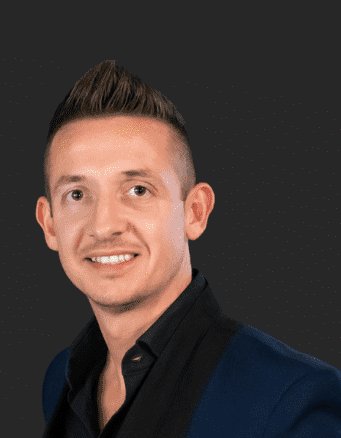 Ryan Tuckwood - Entrepreneur - Transforming Sales with Integrity and Innovation